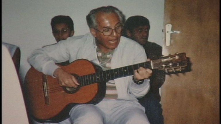 monsenhor-jonas-abib-violao-musica-arquivo-cancao-nova.jpg